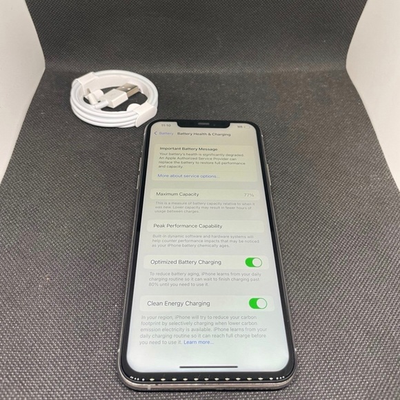 Apple iPhone 11 Pro Max 256 GB in Silver for Unlocked